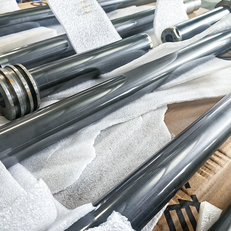 Chrome oxide ceramic piston rods